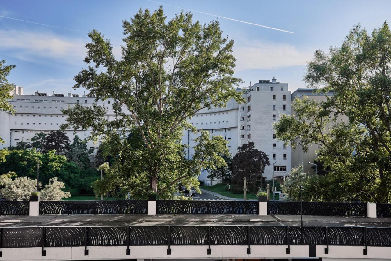 Hilton Vienna Waterfront Hotel Exterior photo